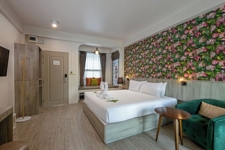 Room 37 of 90