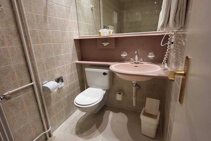 Room 20 of 42