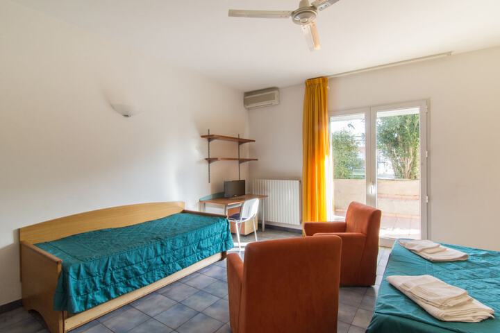 Room 9 of 49