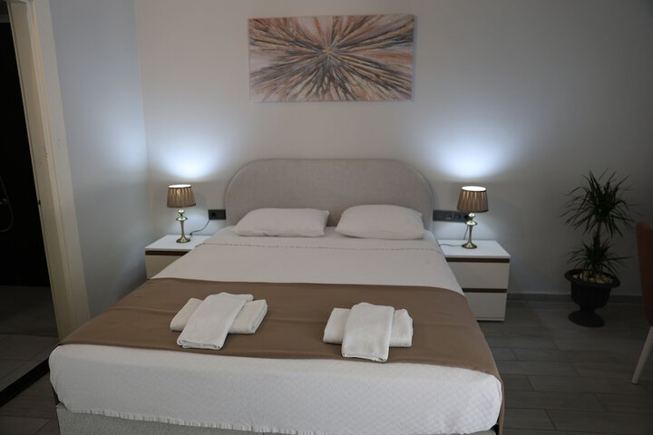 Room 7 of 19