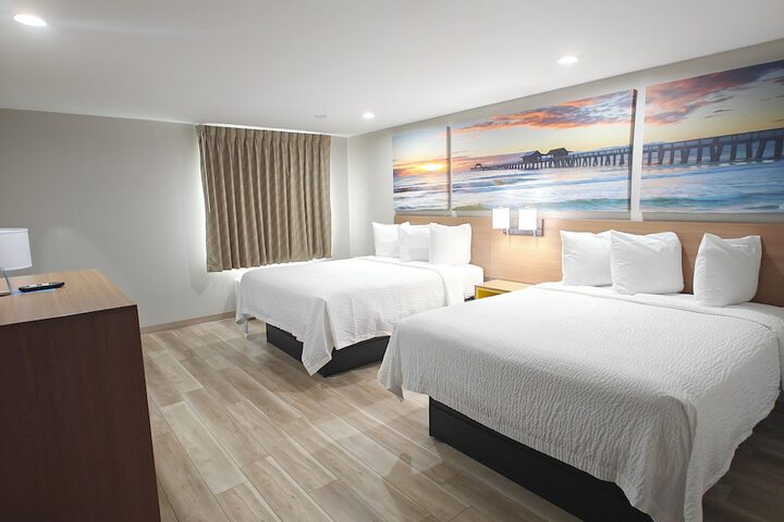 2 Queen Beds (3 of 16)