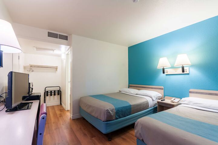 Room 14 of 34