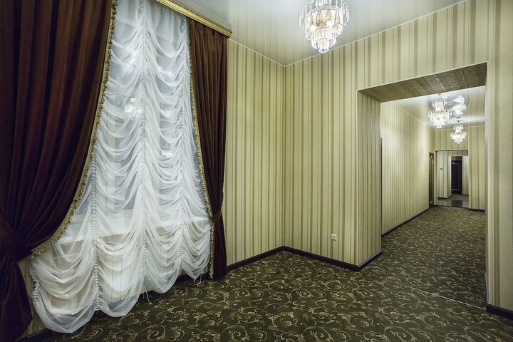 Ballroom/Hall 43 of 49