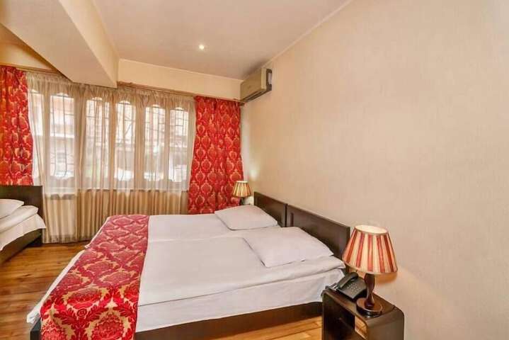Room 4 of 22