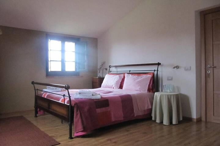 Room 12 of 16