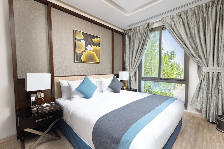 Room 27 of 171
