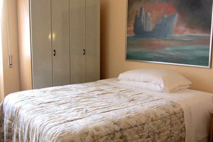 Room 10 of 53