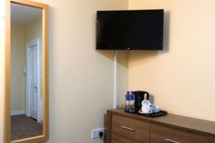 Room 44 of 87