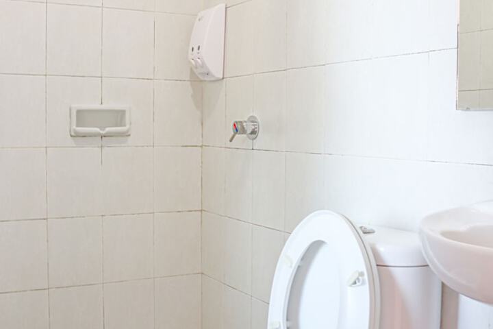 Room 13 of 21