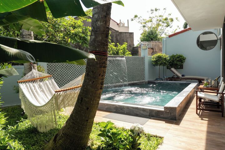 Pool 45 of 75