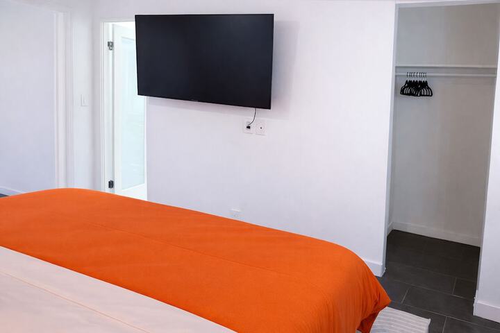 Room 7 of 65