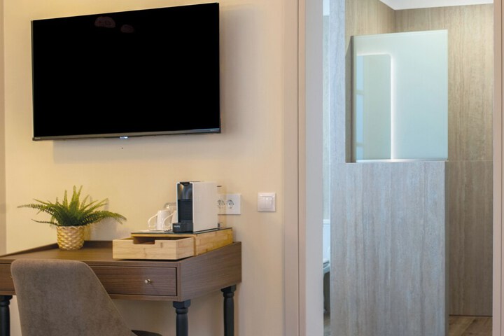 Room 44 of 115