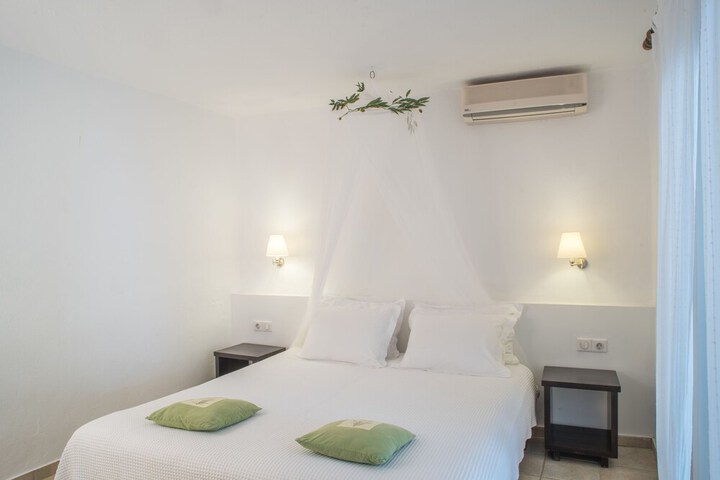 Room 10 of 72