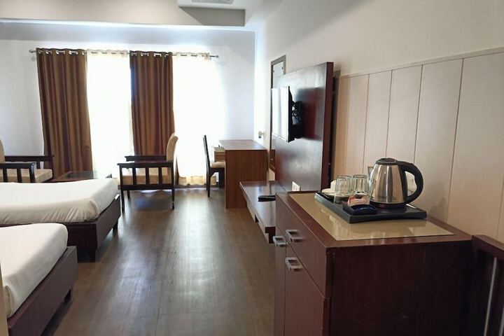 Room 8 of 19