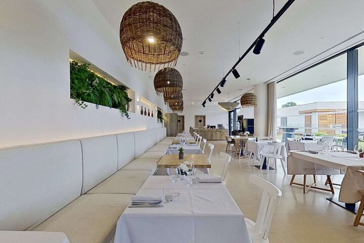 Dining 134 of 176