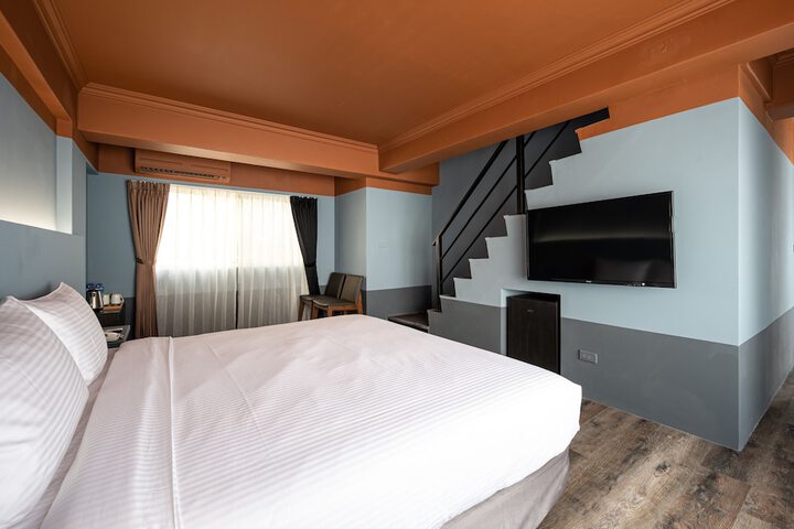 Room 13 of 46