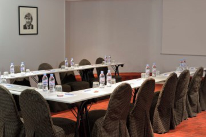 Business Center 73 of 86
