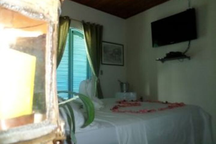 Room 33 of 47