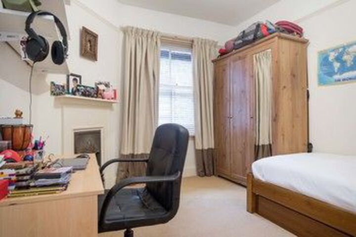 Room 13 of 26