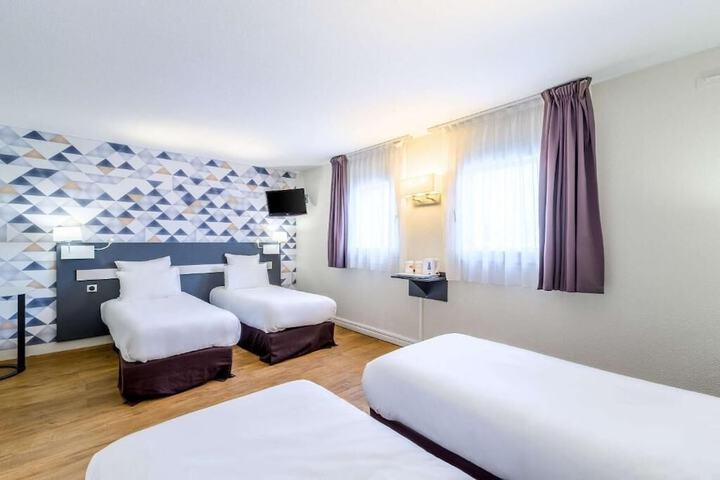 Room 17 of 46