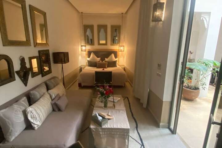 Room 5 of 65