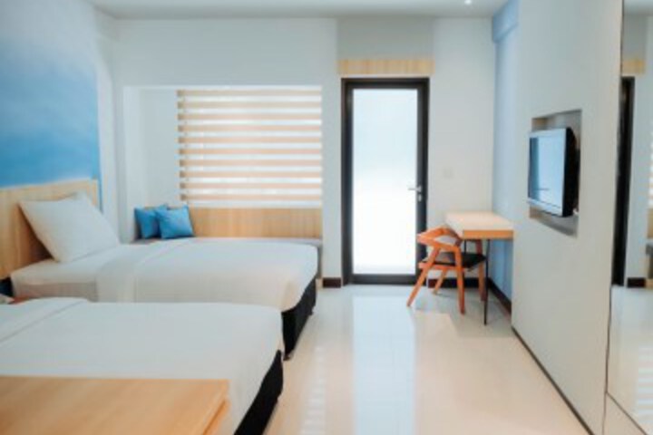 Room 17 of 38