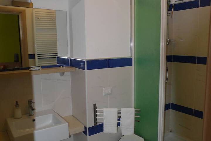 Room 26 of 34