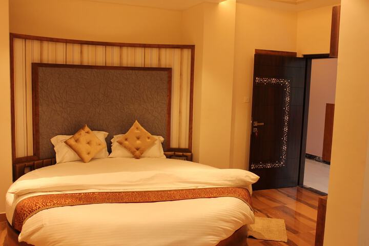 Room 6 of 35