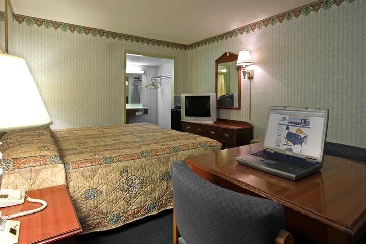 1 King Bed (6 of 6)