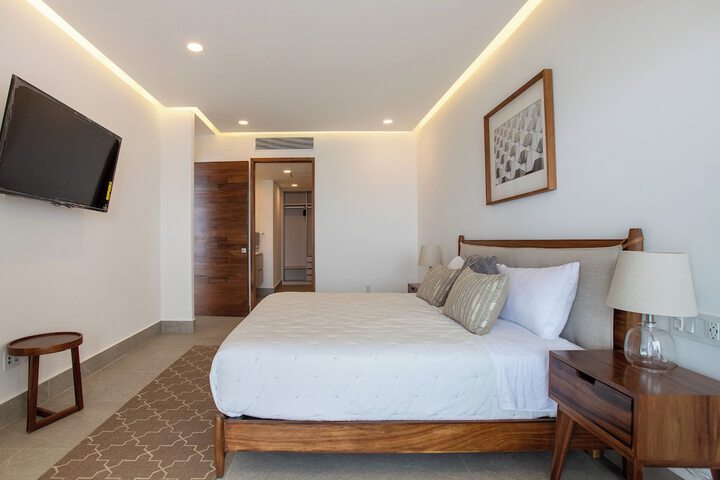 Room 9 of 42