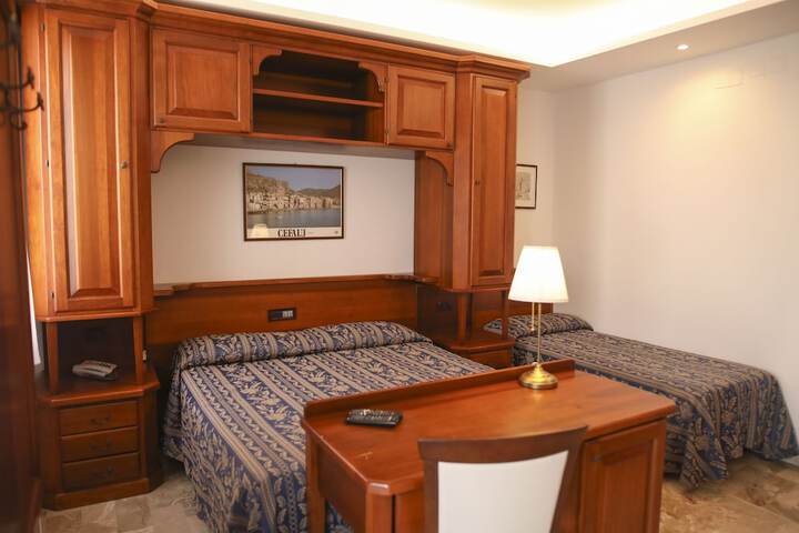 Room 15 of 37