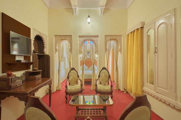 Room 5 of 37