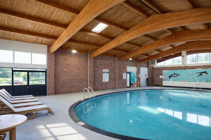 Hotel Pool