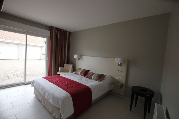 Room 4 of 41