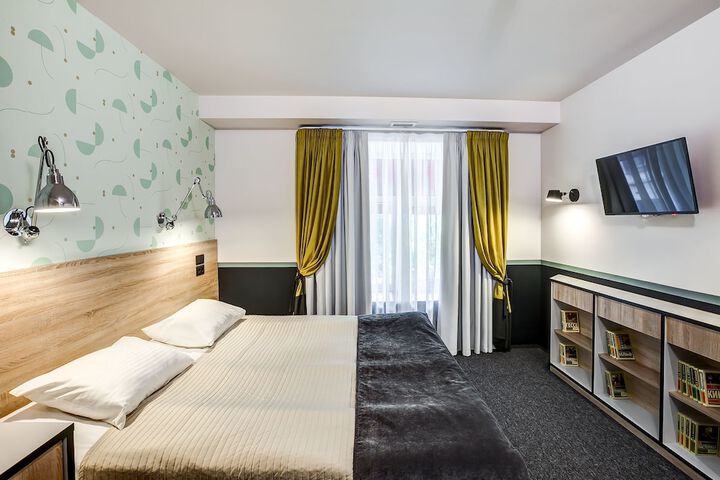 Room 18 of 47