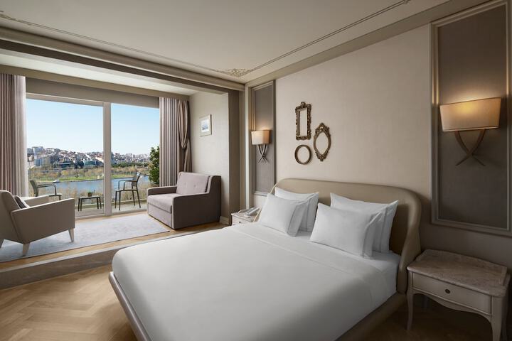 Room 43 of 95
