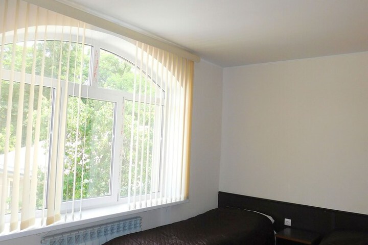 Room 9 of 20