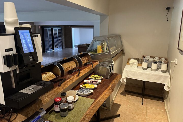 Breakfast/Coffee Service 96 of 123
