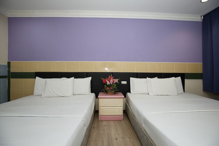 Room 11 of 15