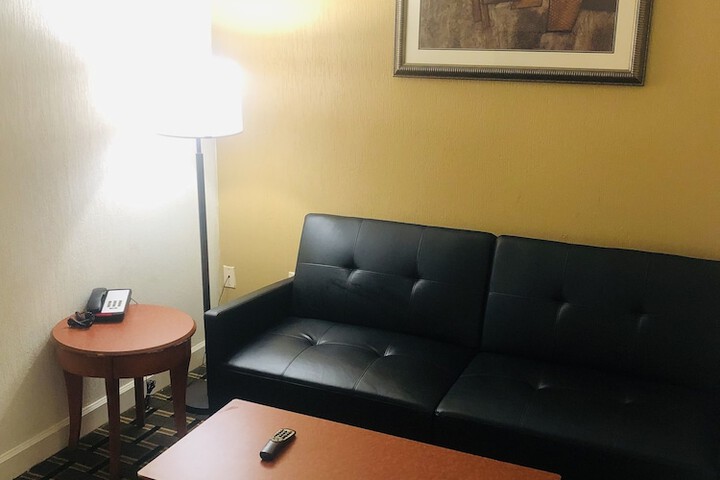 Business Suite Futon Bed 1 Queen and 1 Single Bed (9 of 15)