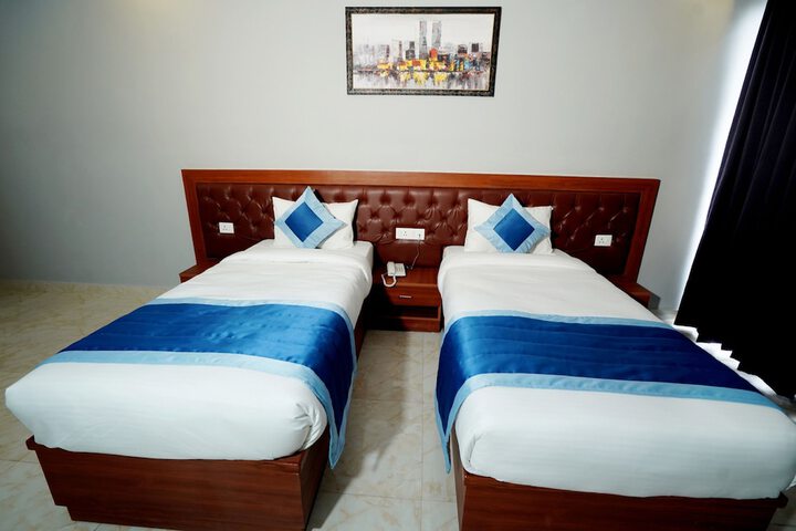 Room 17 of 37
