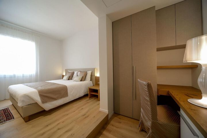 Room 16 of 49