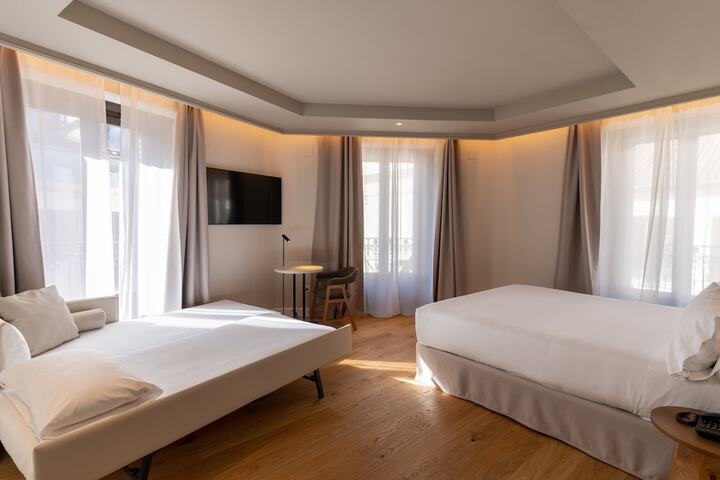 Room 30 of 94