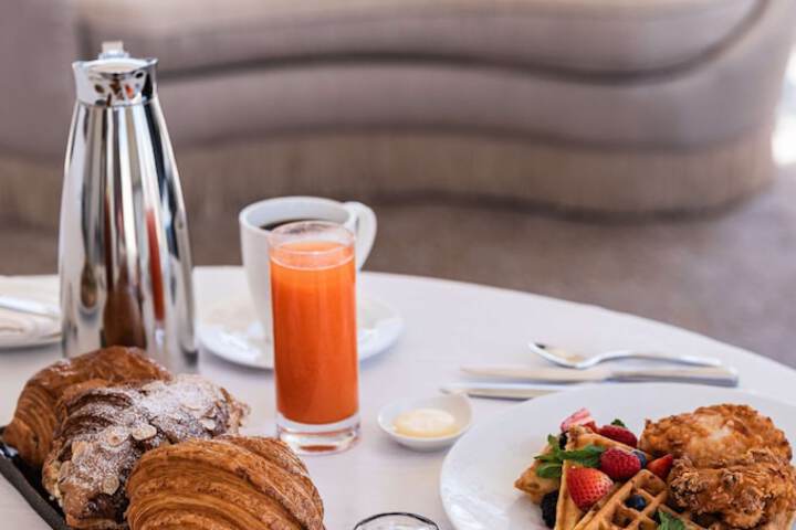 Breakfast/Coffee Service 144 of 170