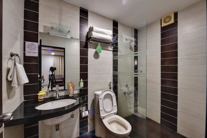 Room 15 of 25