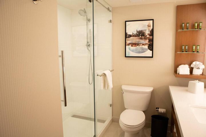 Room 47 of 140