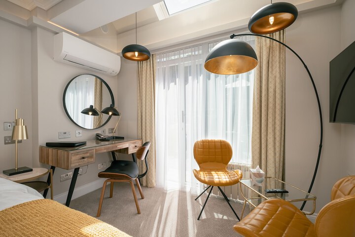 Room 53 of 85