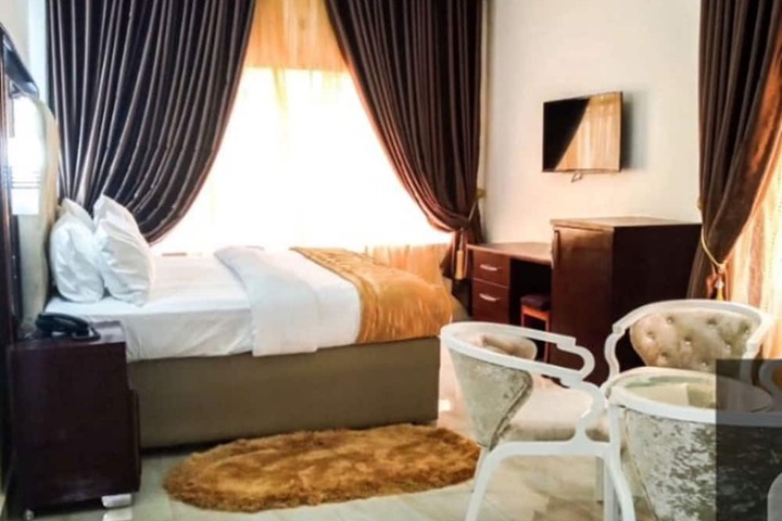 Room 14 of 29