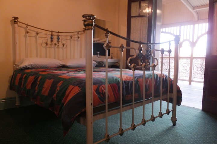 Room 16 of 52