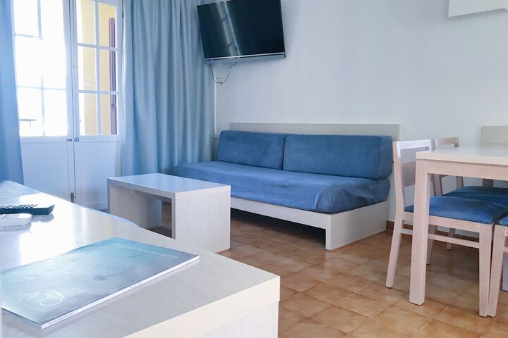 Room 9 of 34